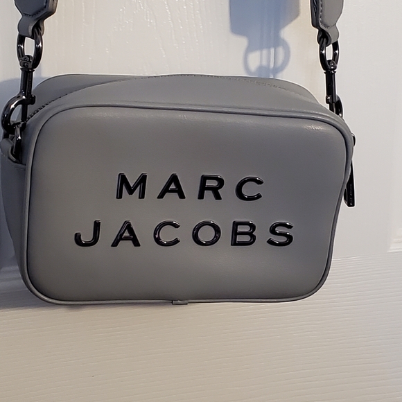 Marc Jacobs Handbags - Marc Jacobs Grey Crossbody